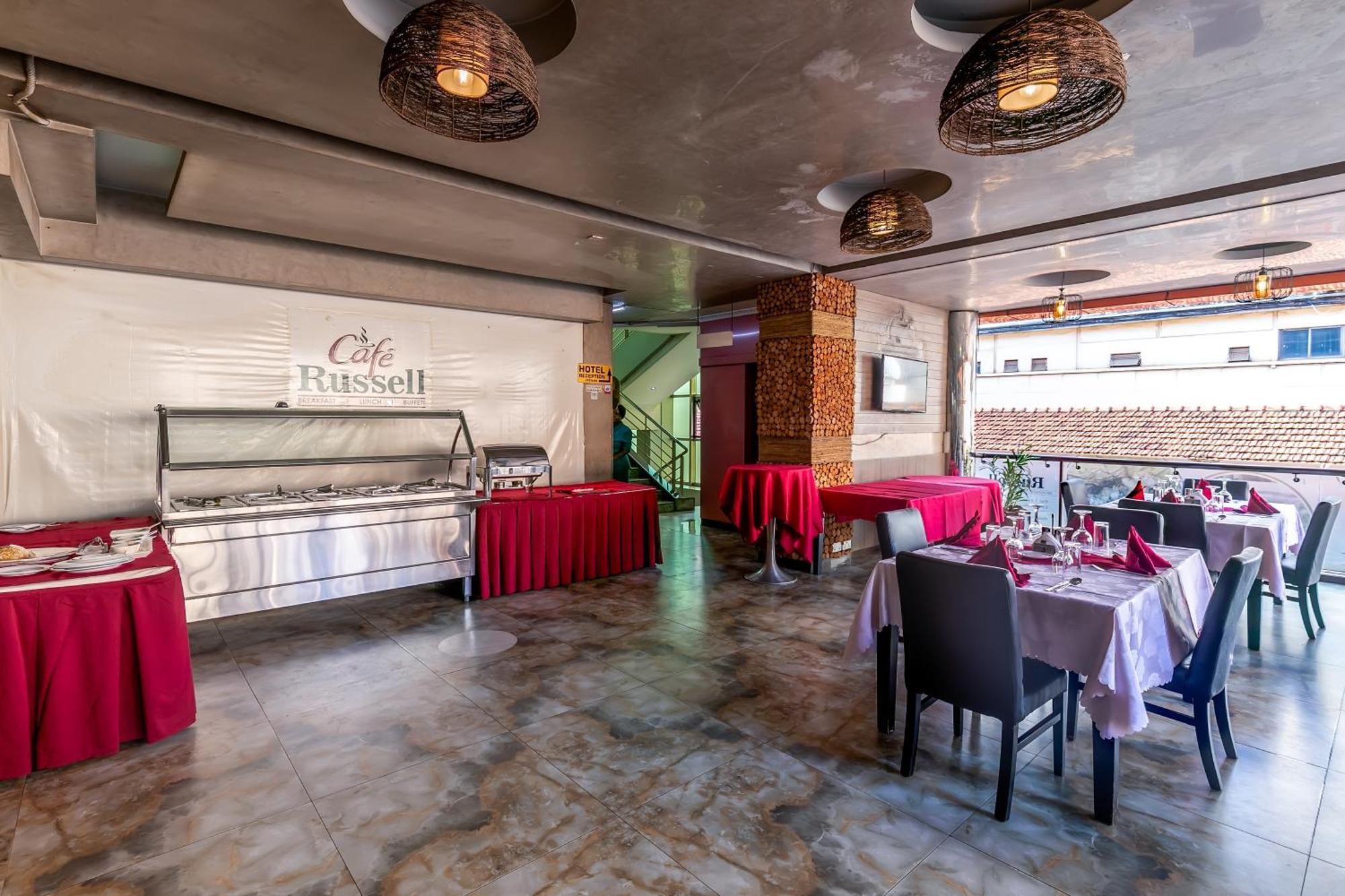 Russell Hotel Кампала Экстерьер фото