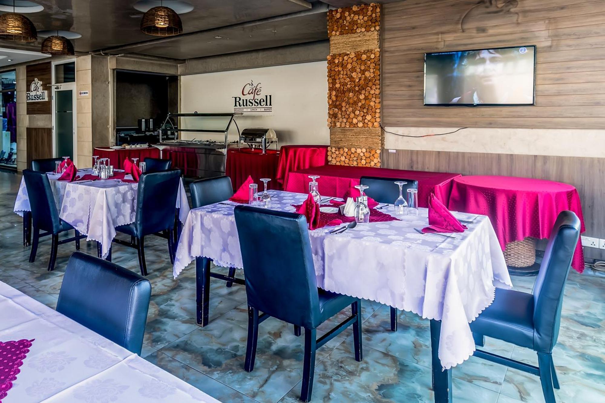 Russell Hotel Кампала Экстерьер фото
