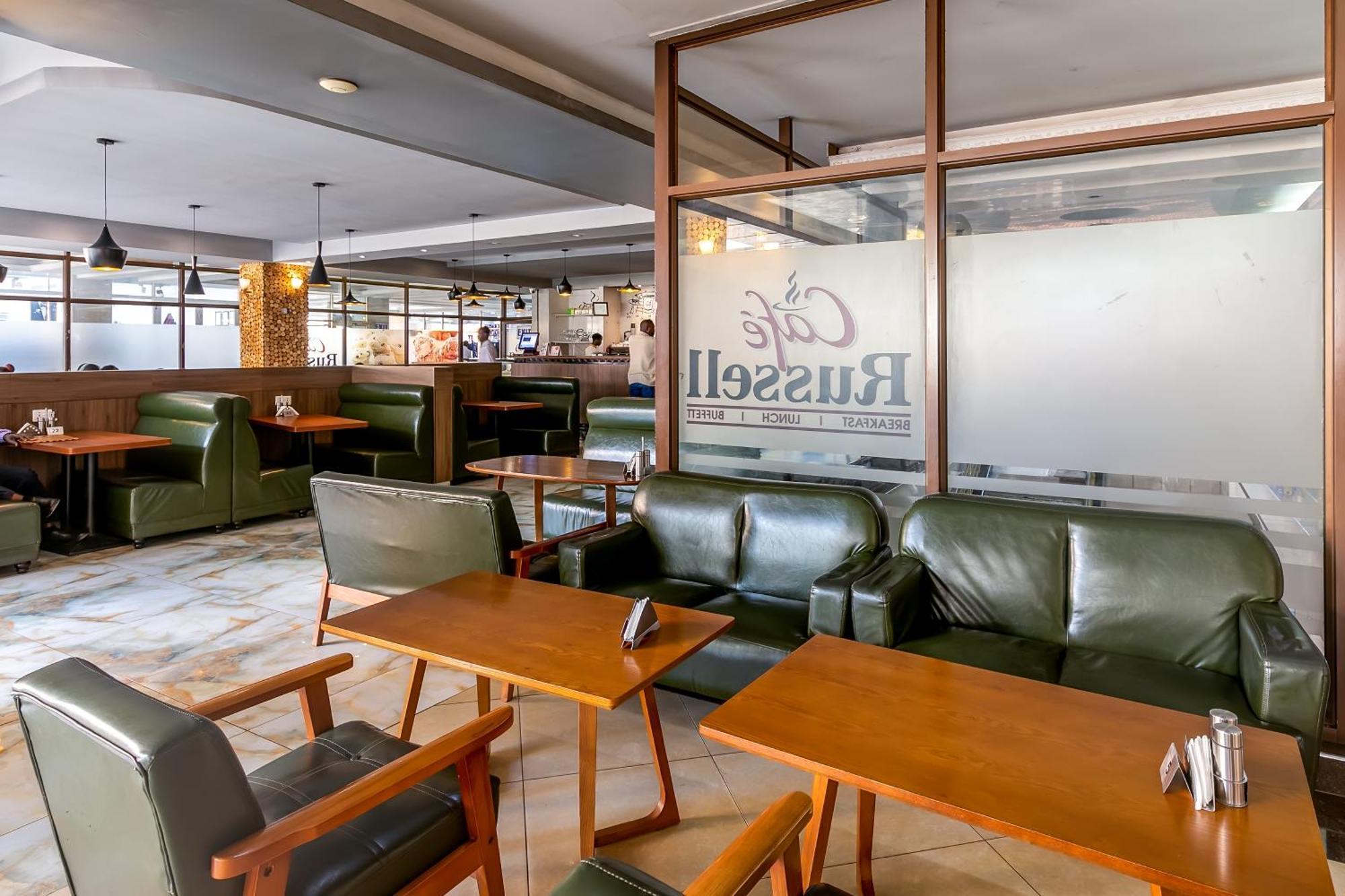 Russell Hotel Кампала Экстерьер фото