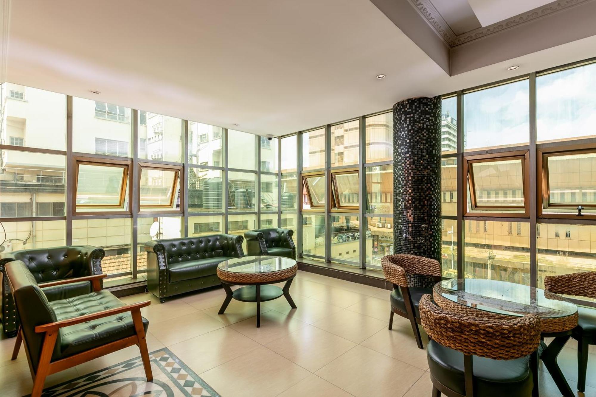 Russell Hotel Кампала Экстерьер фото