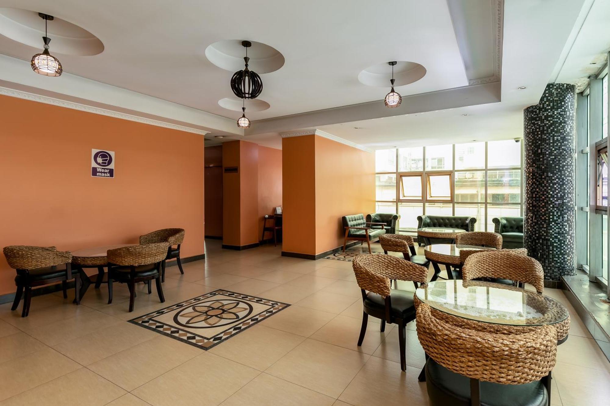 Russell Hotel Кампала Экстерьер фото