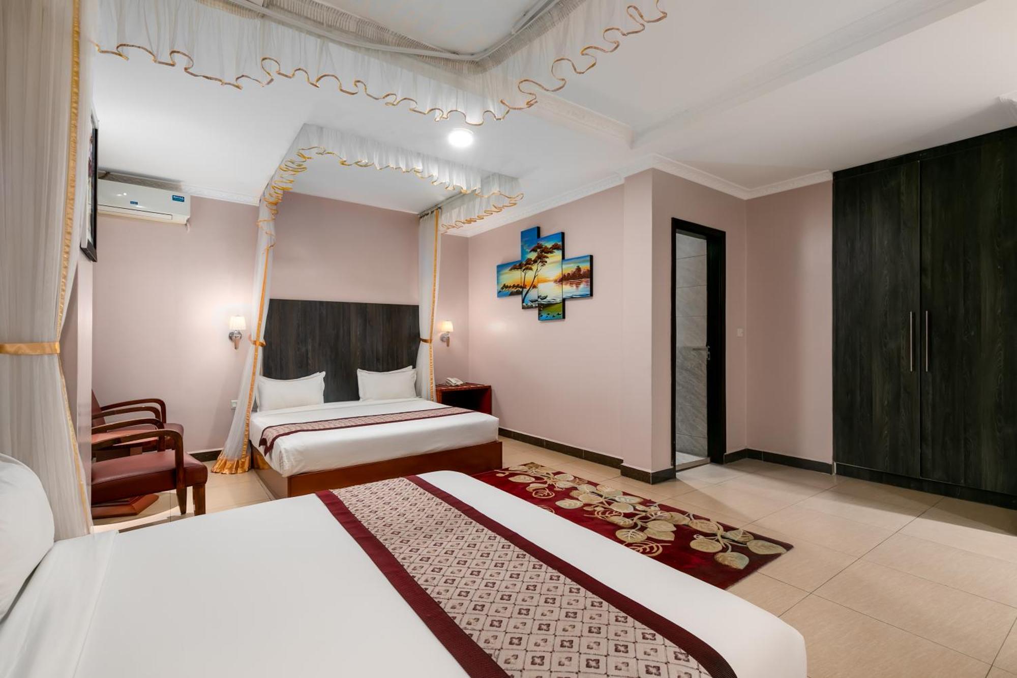 Russell Hotel Кампала Экстерьер фото