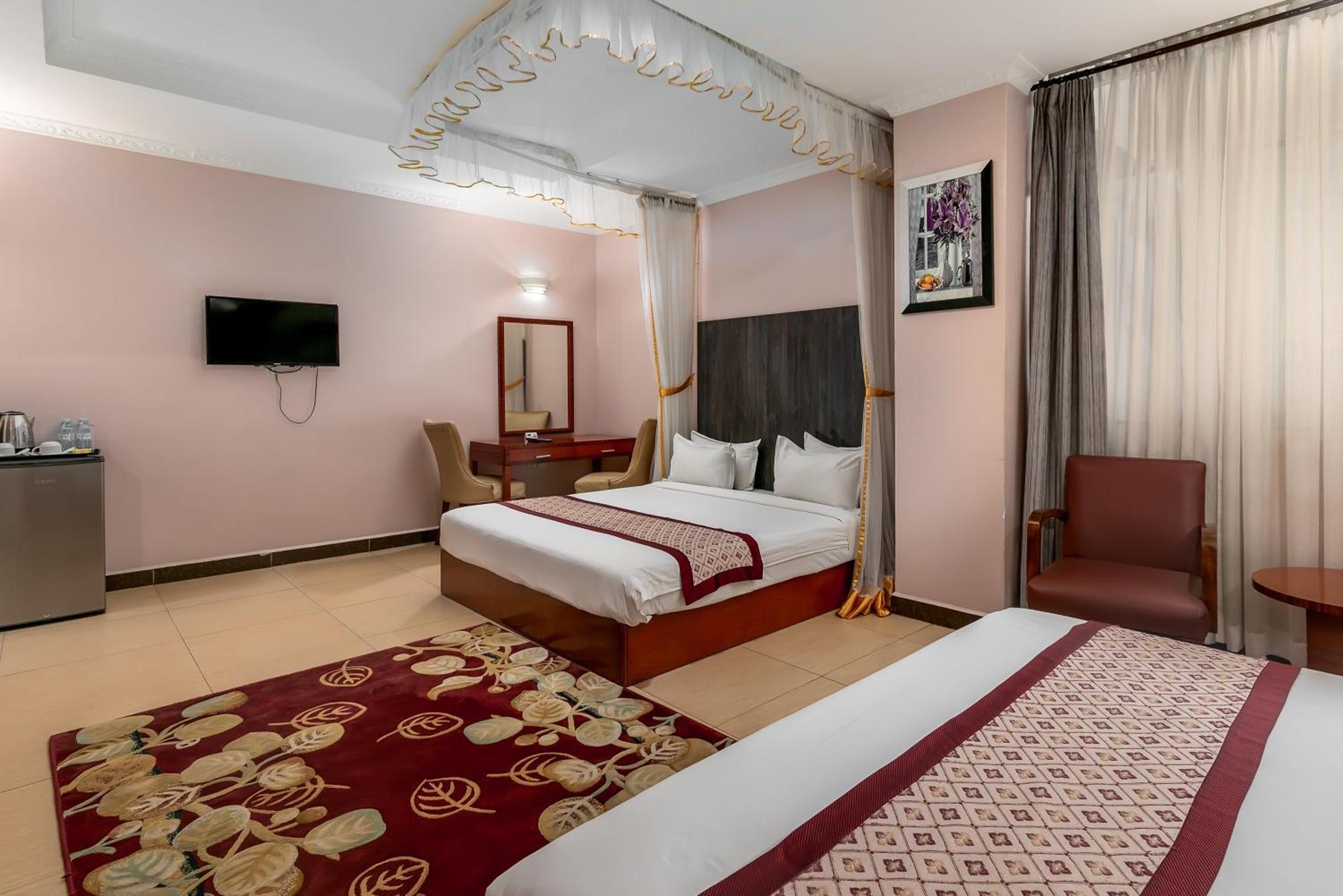 Russell Hotel Кампала Экстерьер фото