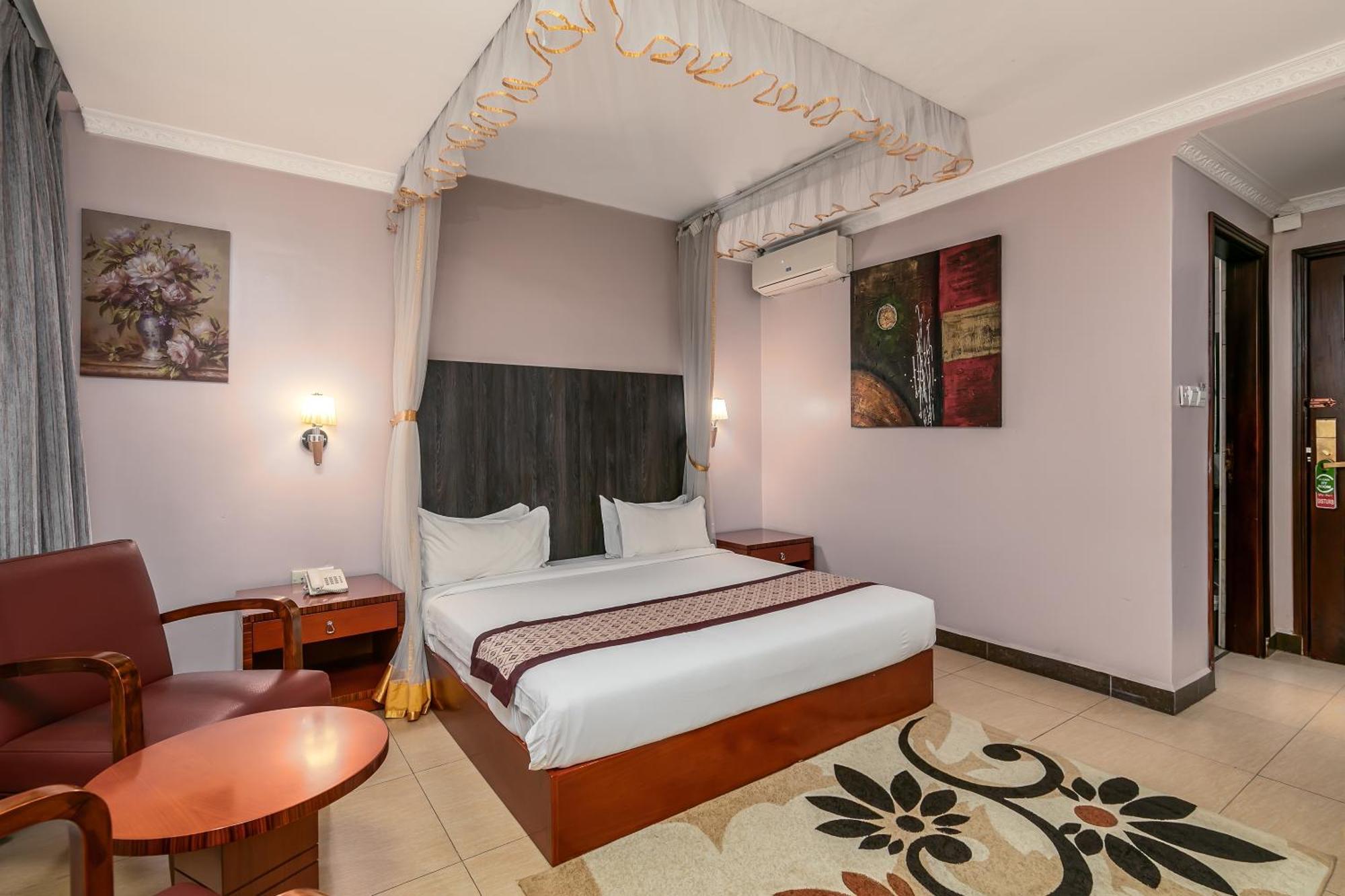 Russell Hotel Кампала Экстерьер фото