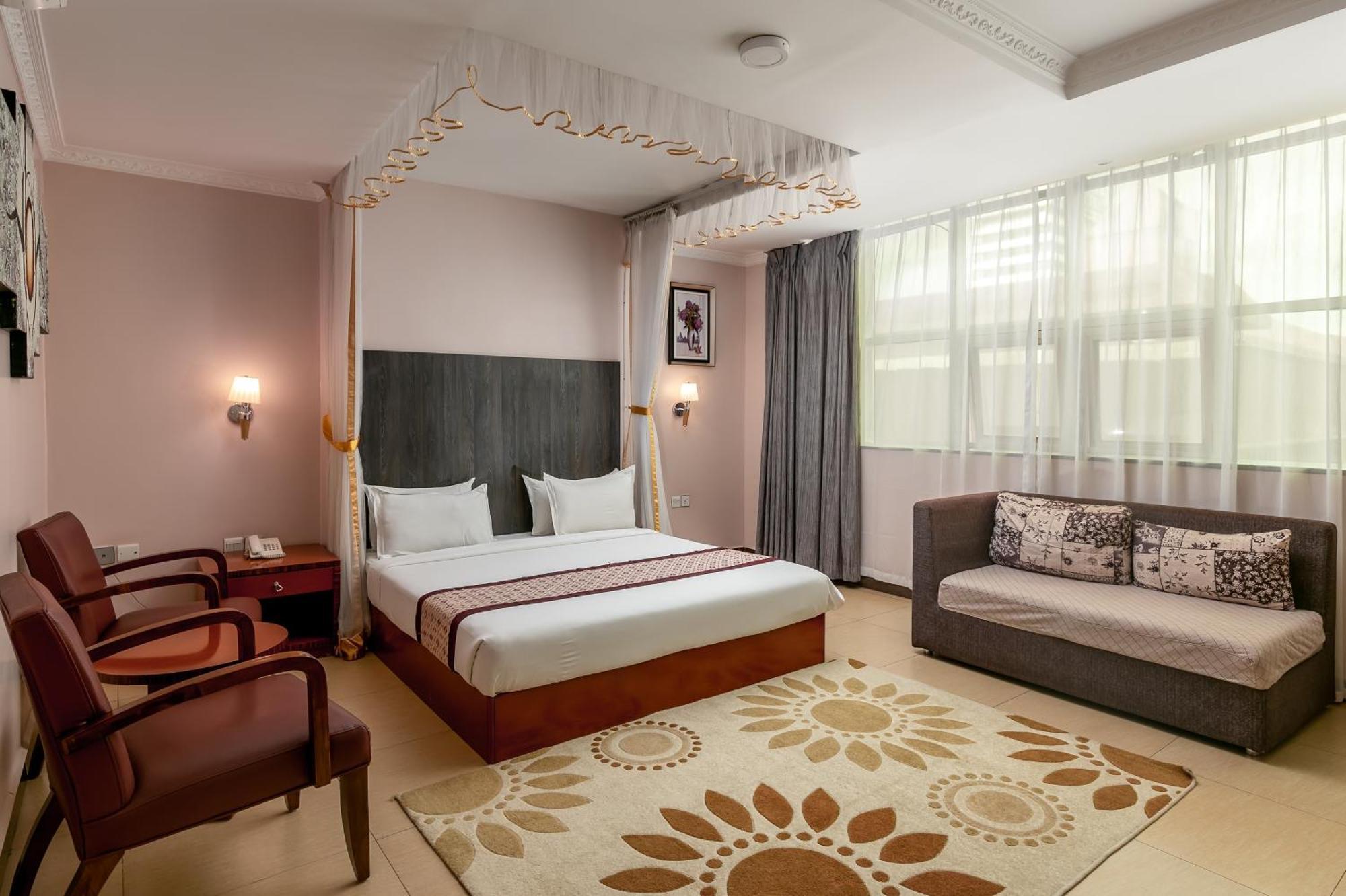 Russell Hotel Кампала Экстерьер фото