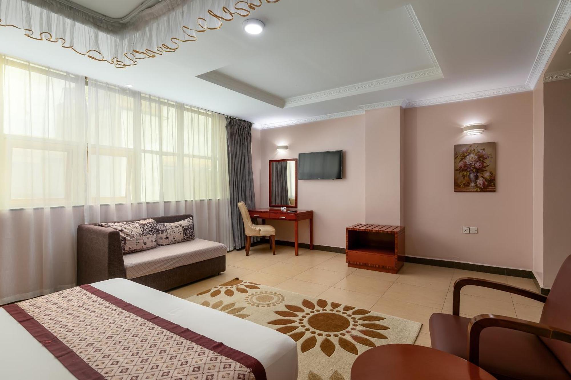 Russell Hotel Кампала Экстерьер фото