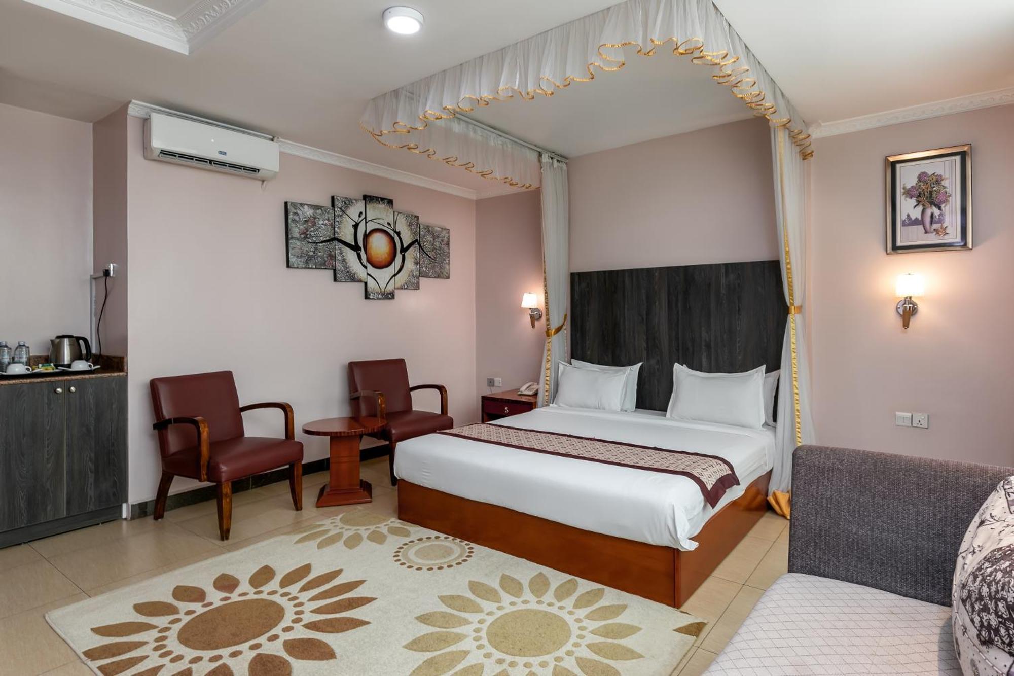 Russell Hotel Кампала Экстерьер фото