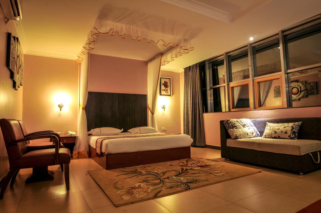 Russell Hotel Кампала Экстерьер фото