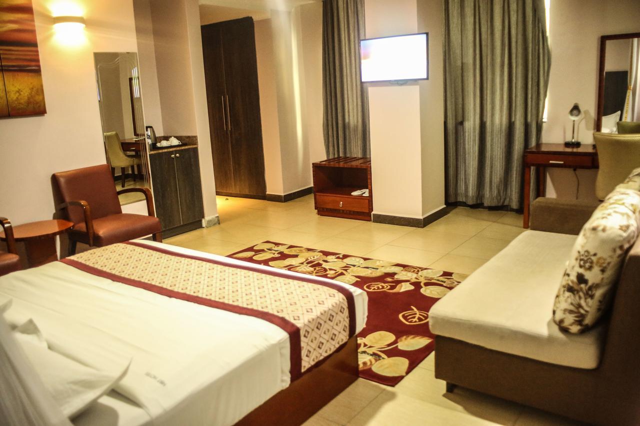 Russell Hotel Кампала Экстерьер фото