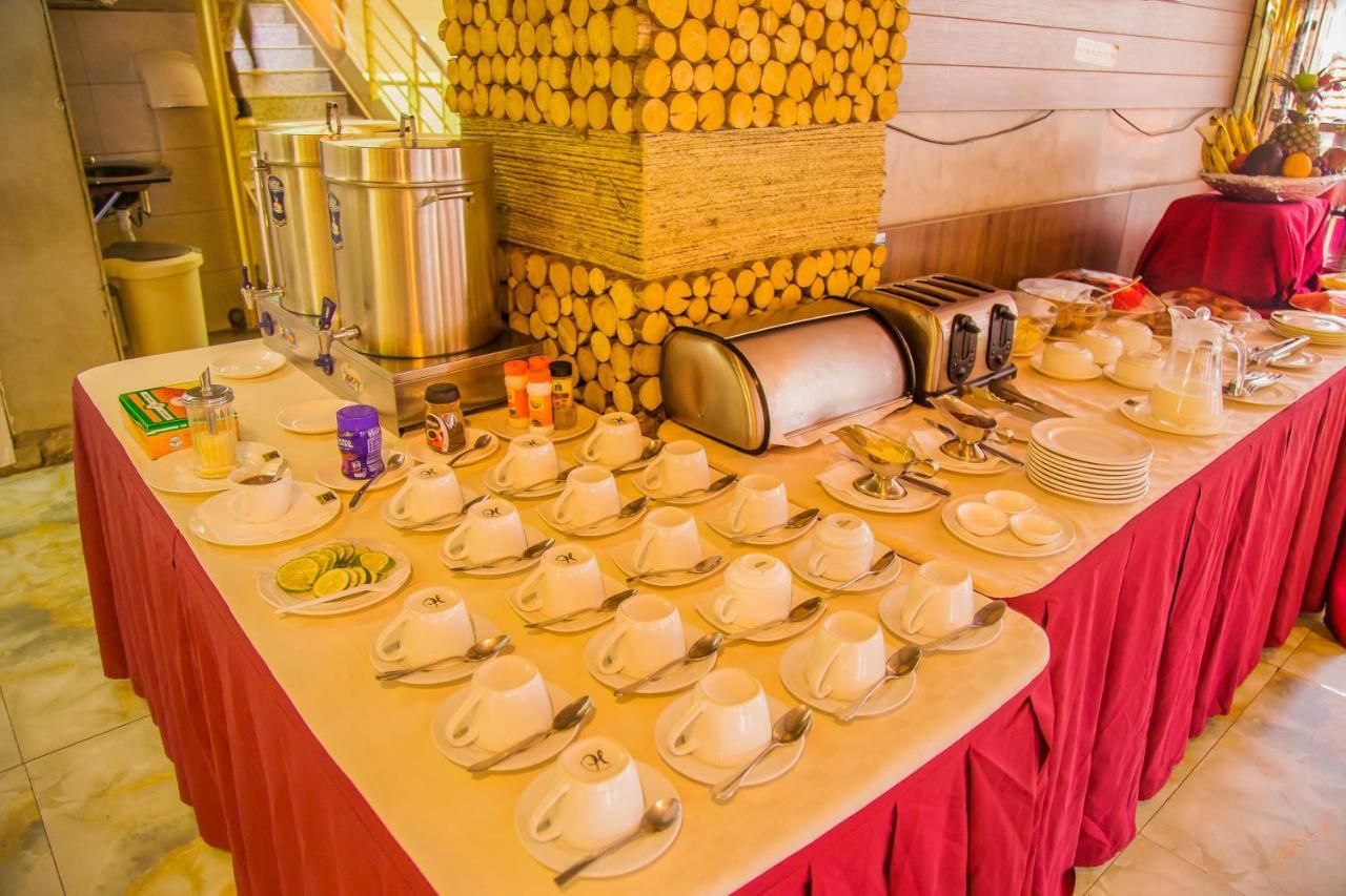 Russell Hotel Кампала Экстерьер фото