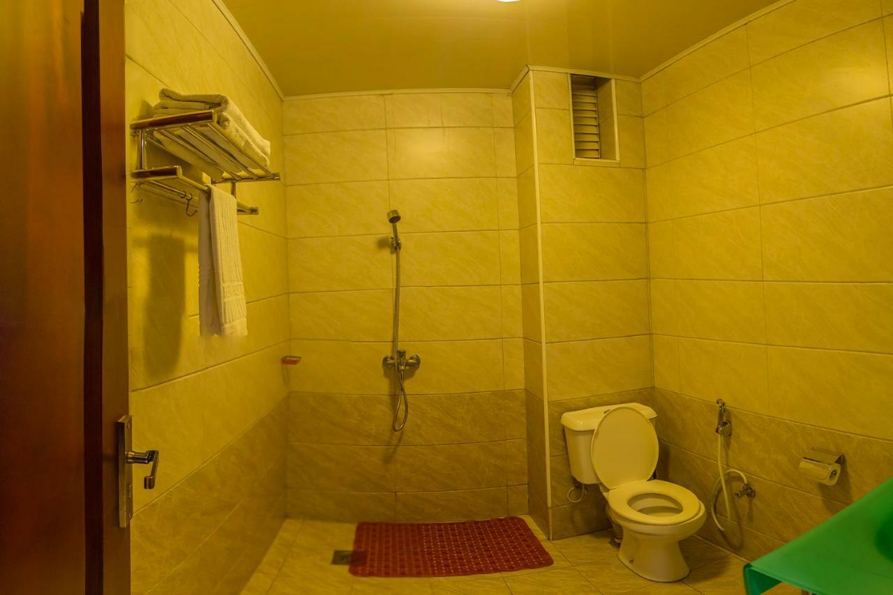 Russell Hotel Кампала Экстерьер фото